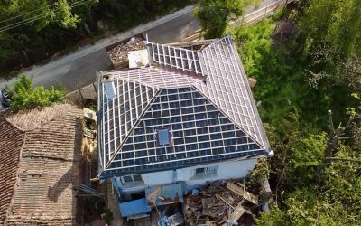Изграждане на двускатен покрив в село Остров